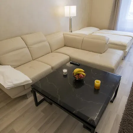 Luxury In The Middle Of Apartment